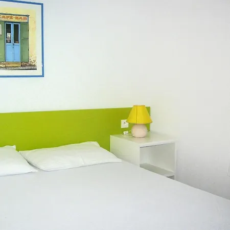 Marina Di Pinarello With Four Rooms, Cleaning Included Apartment *
