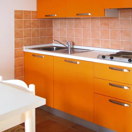 Marina Di Pinarello With Four Rooms, Cleaning Included Apartment Vardiola
