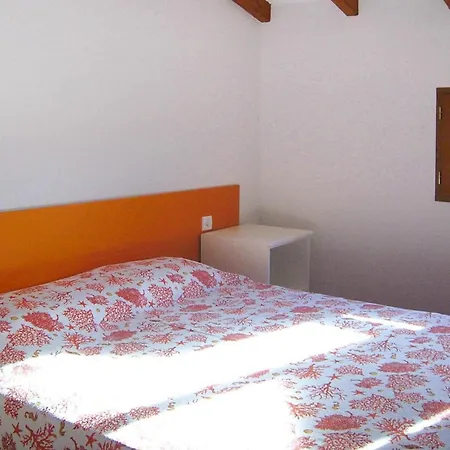 Marina Di Pinarello With Four Rooms, Cleaning Included *